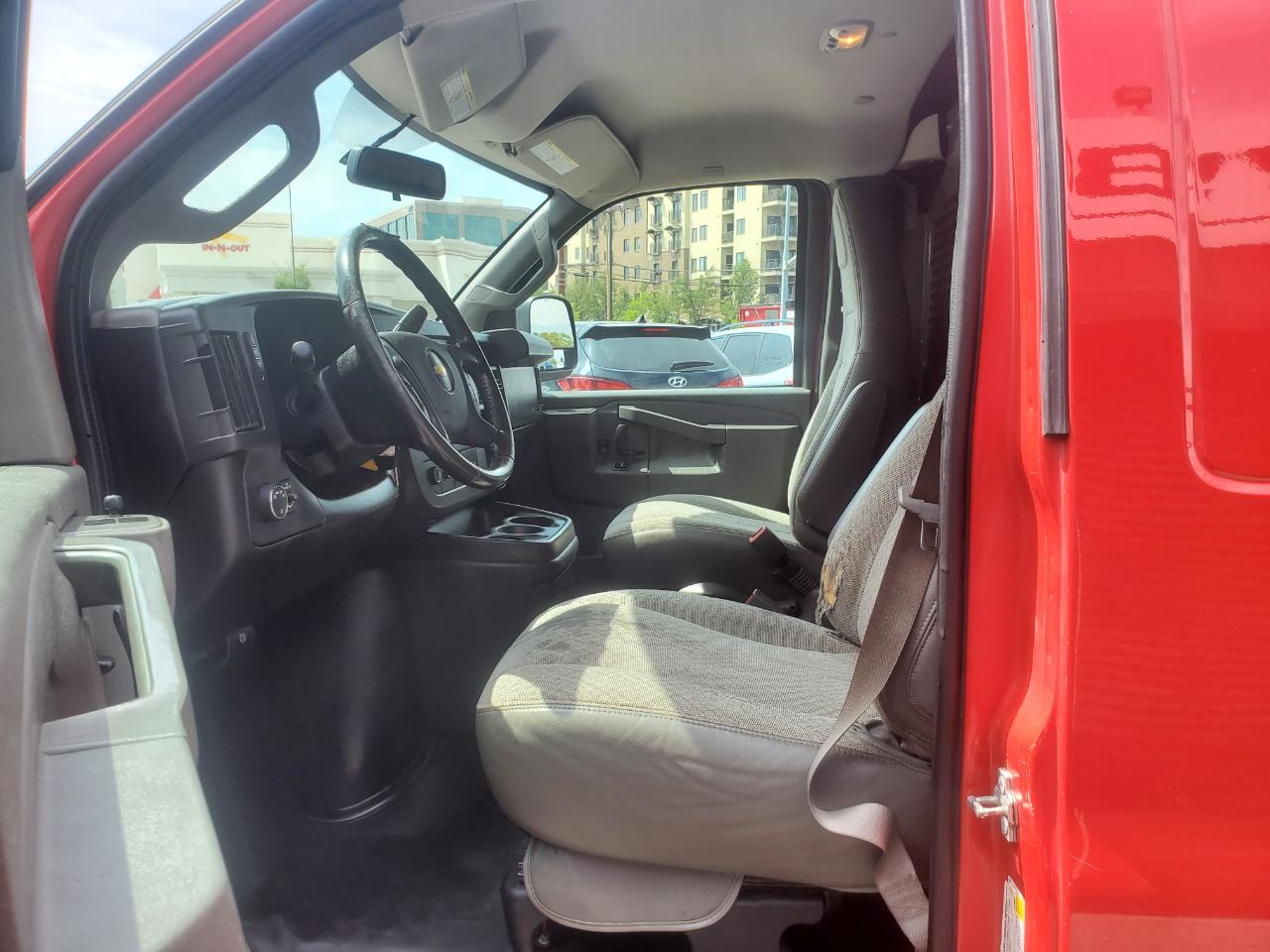 Chevrolet Express Cargo Van RWD 2500 135" 2021