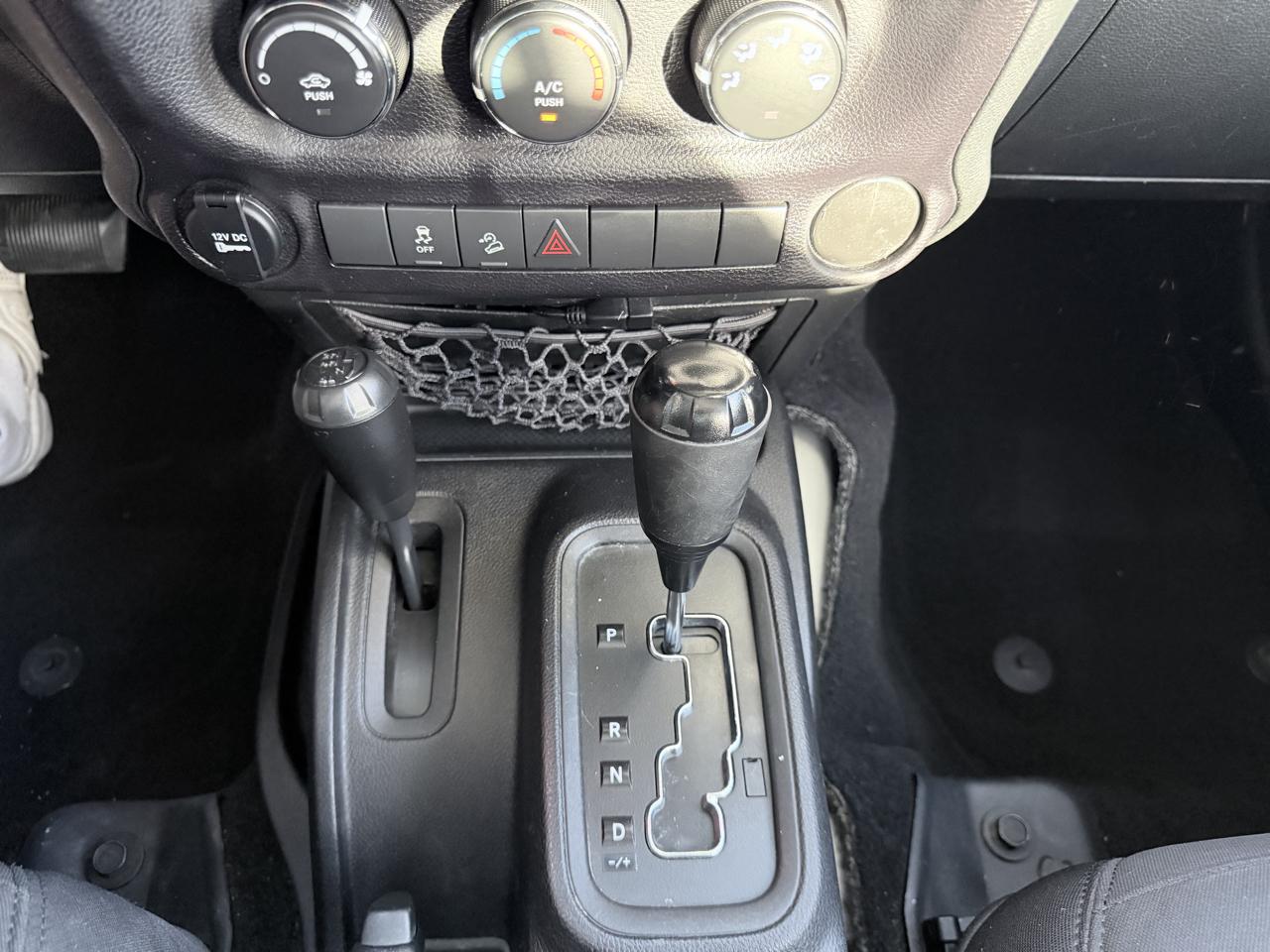 Jeep Wrangler Unlimited 4WD 4dr Sport 2015