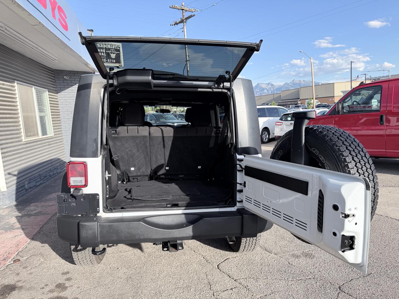 Jeep Wrangler Unlimited 4WD 4dr Sport 2015