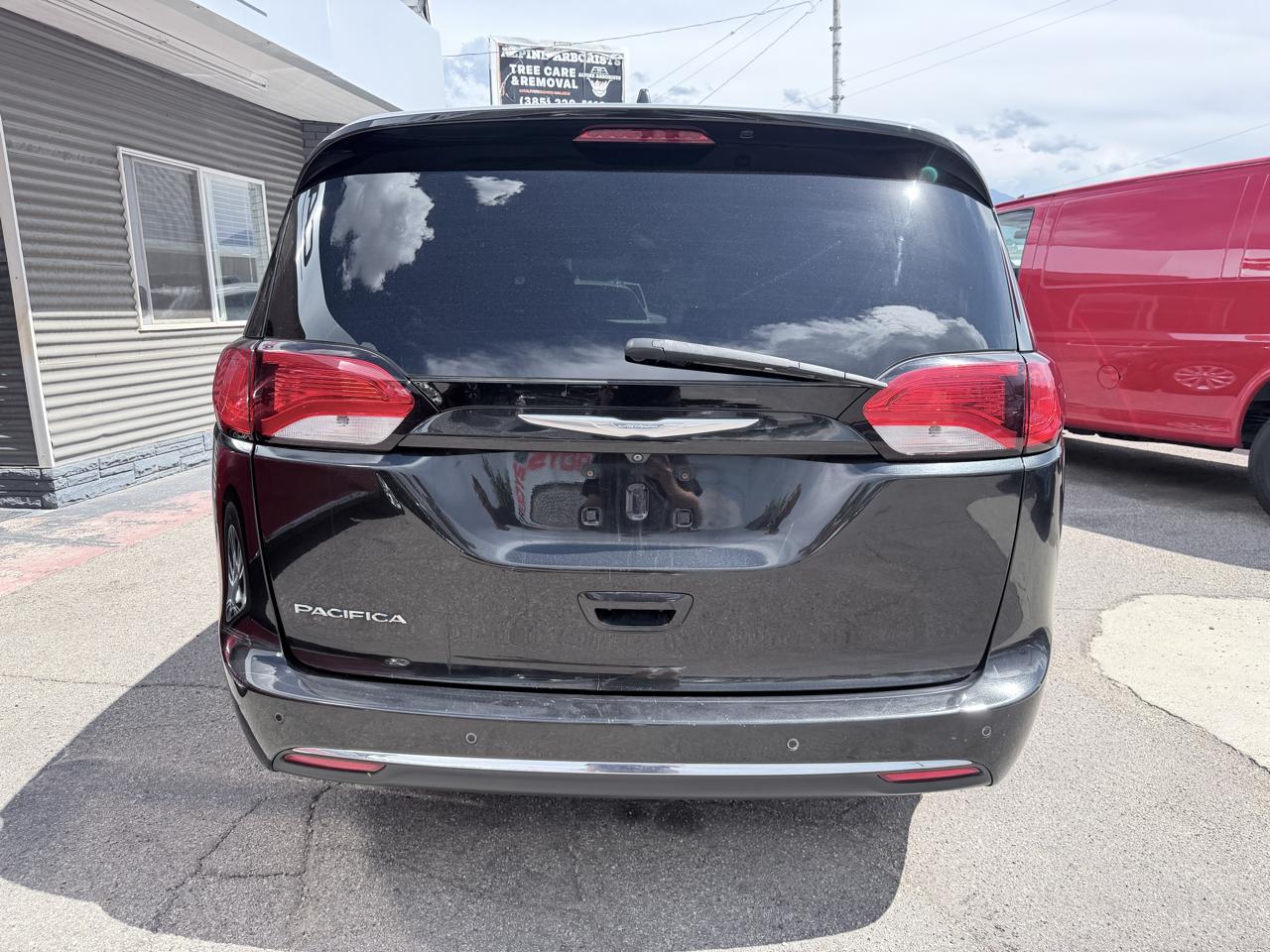 Chrysler Pacifica Touring-L FWD 2017