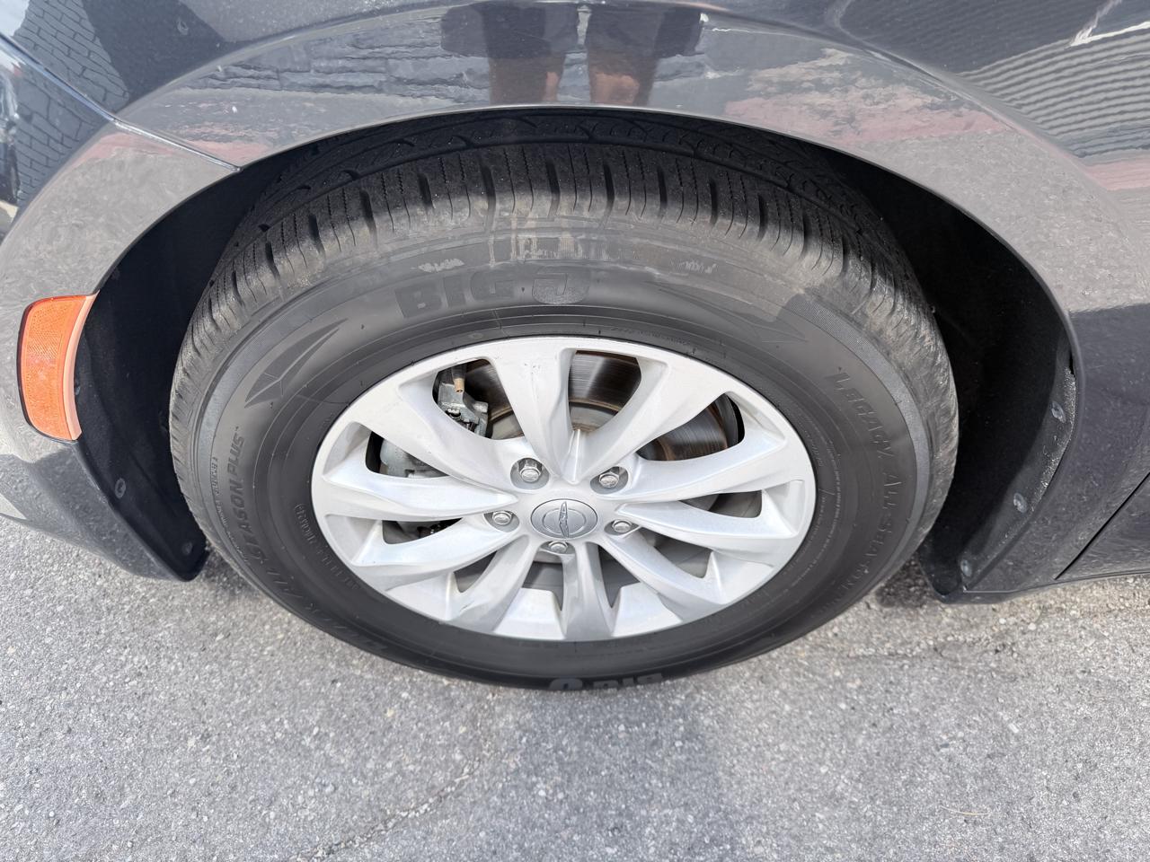 Chrysler Pacifica Touring-L FWD 2017
