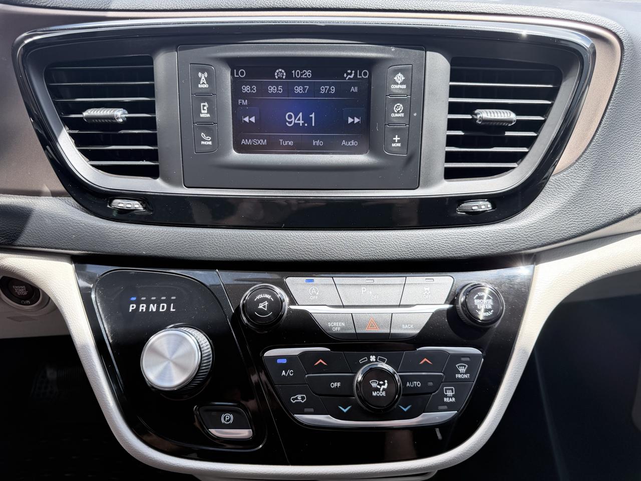 Chrysler Pacifica Touring-L FWD 2017