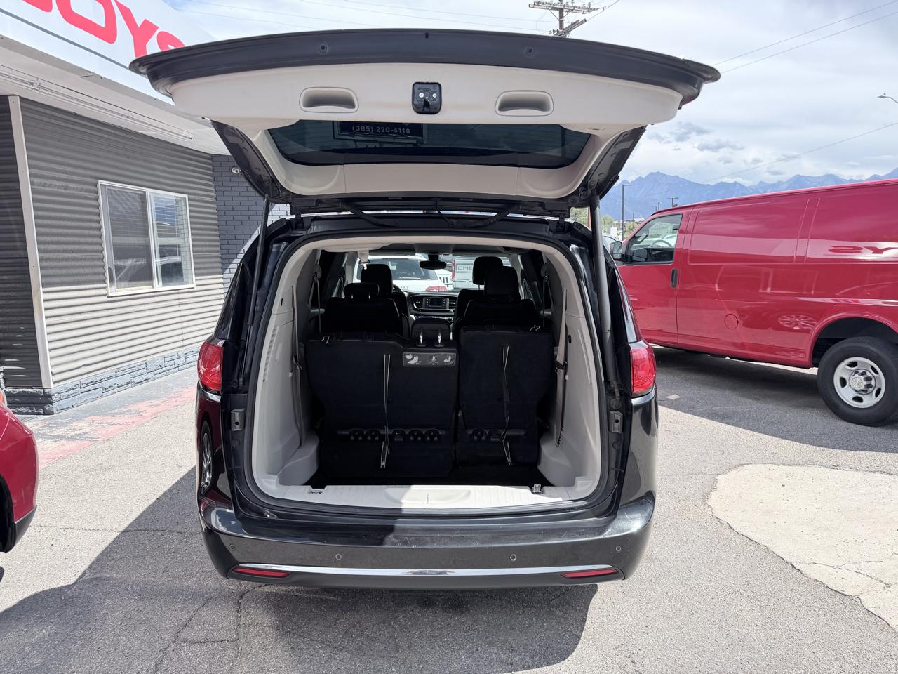 Chrysler Pacifica Touring-L FWD 2017