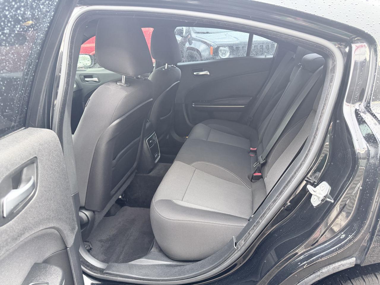 Dodge Charger 4dr Sdn SE RWD 2015