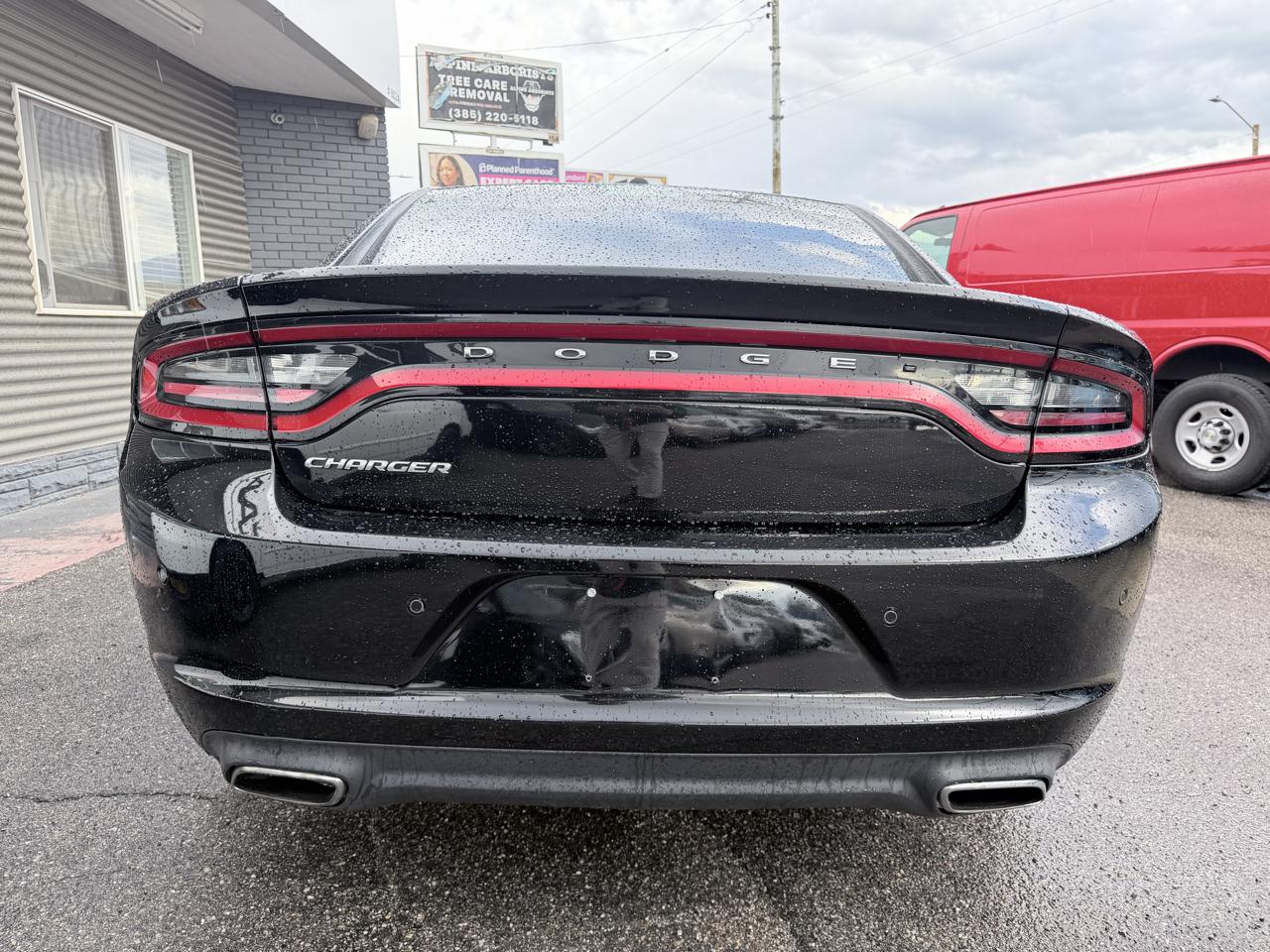 Dodge Charger 4dr Sdn SE RWD 2015