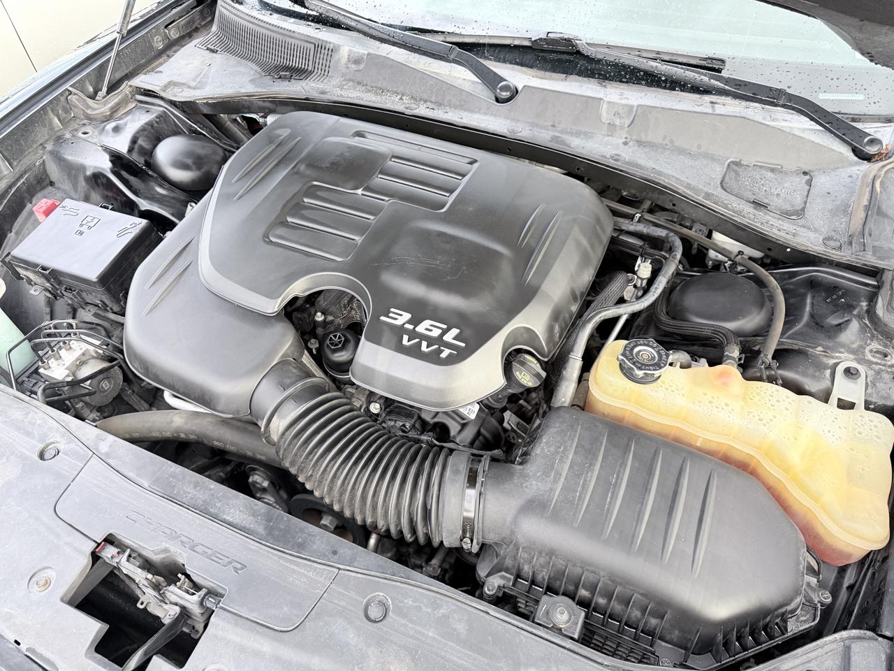Dodge Charger 4dr Sdn SE RWD 2015