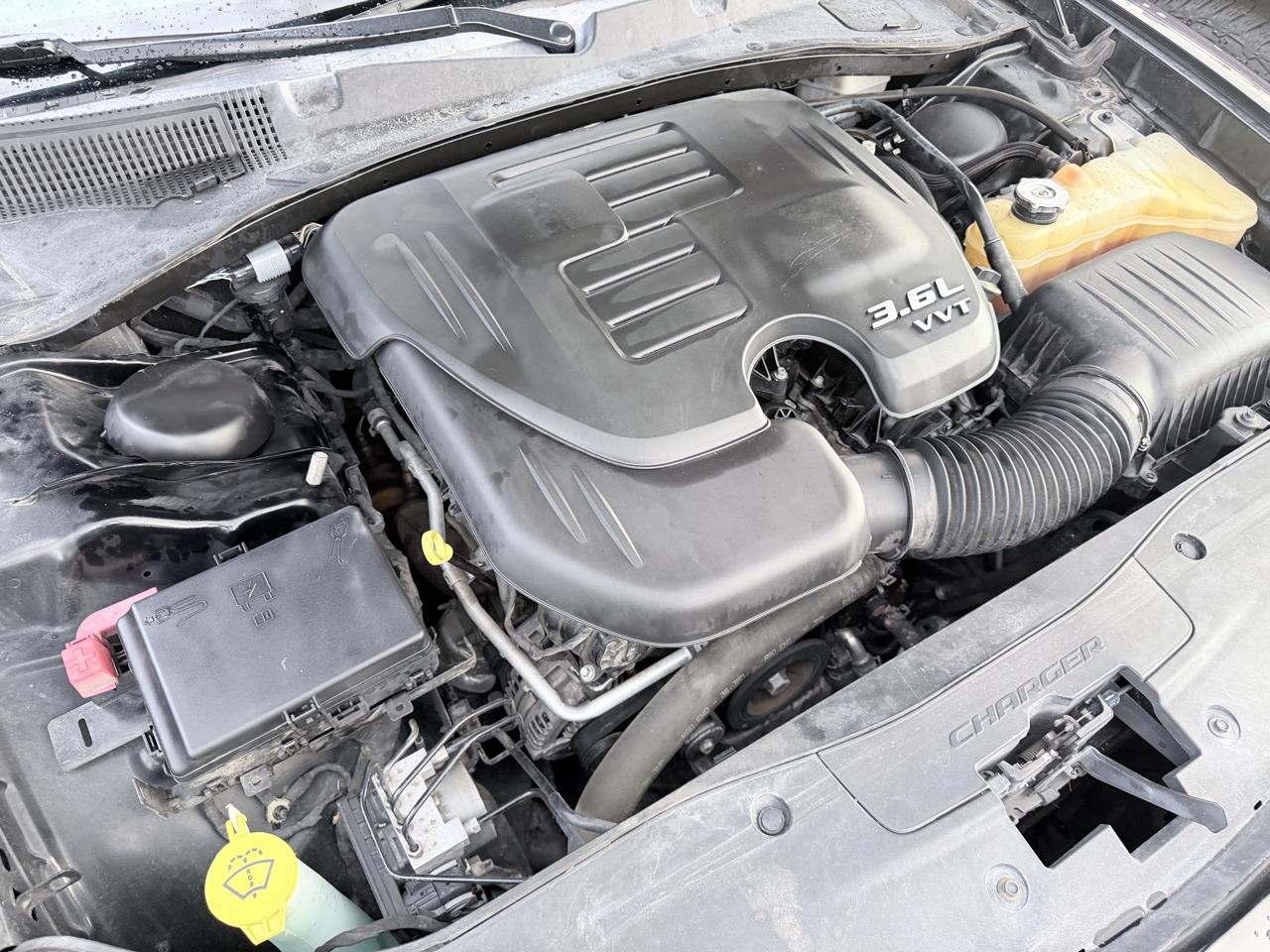 Dodge Charger 4dr Sdn SE RWD 2015