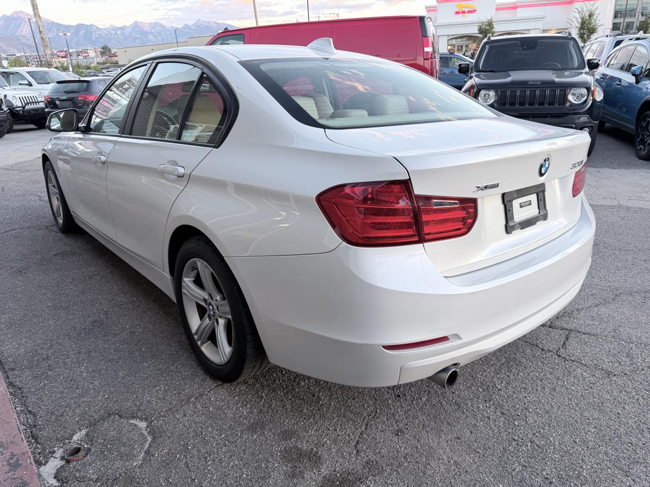 BMW 3 Series 4dr Sdn 320i xDrive AWD 2014
