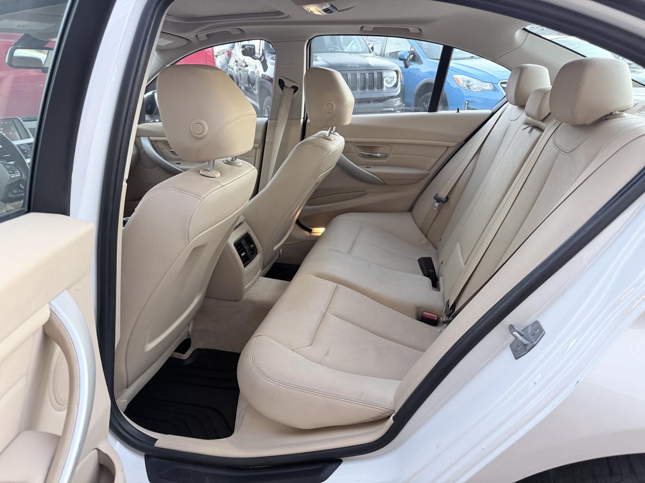 BMW 3 Series 4dr Sdn 320i xDrive AWD 2014
