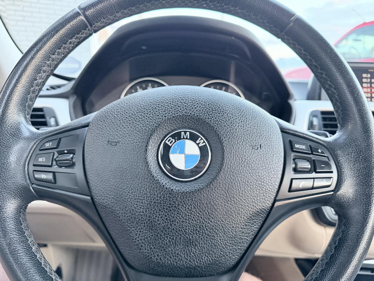 BMW 3 Series 4dr Sdn 320i xDrive AWD 2014