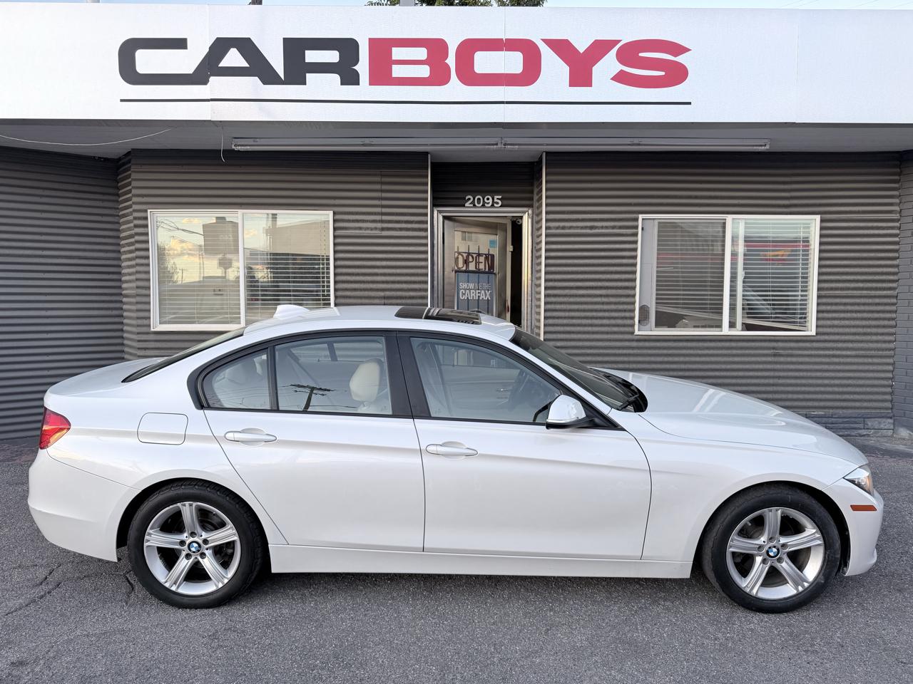 BMW 3 Series 4dr Sdn 320i xDrive AWD 2014