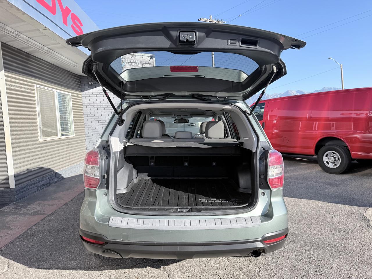 Subaru Forester 4dr Auto 2.5i Limited PZEV 2014