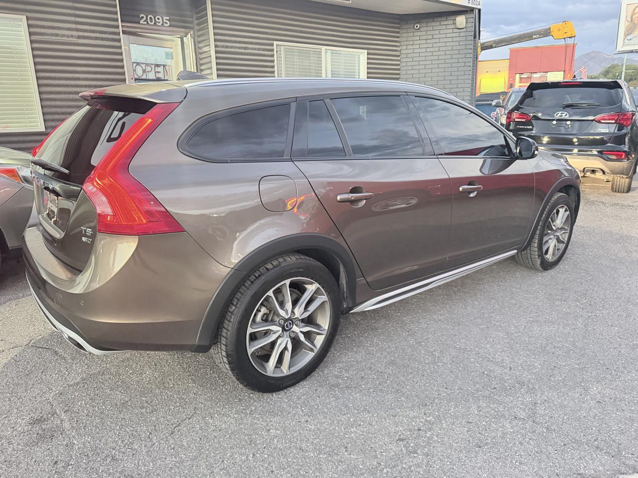 Volvo V60 photo 2