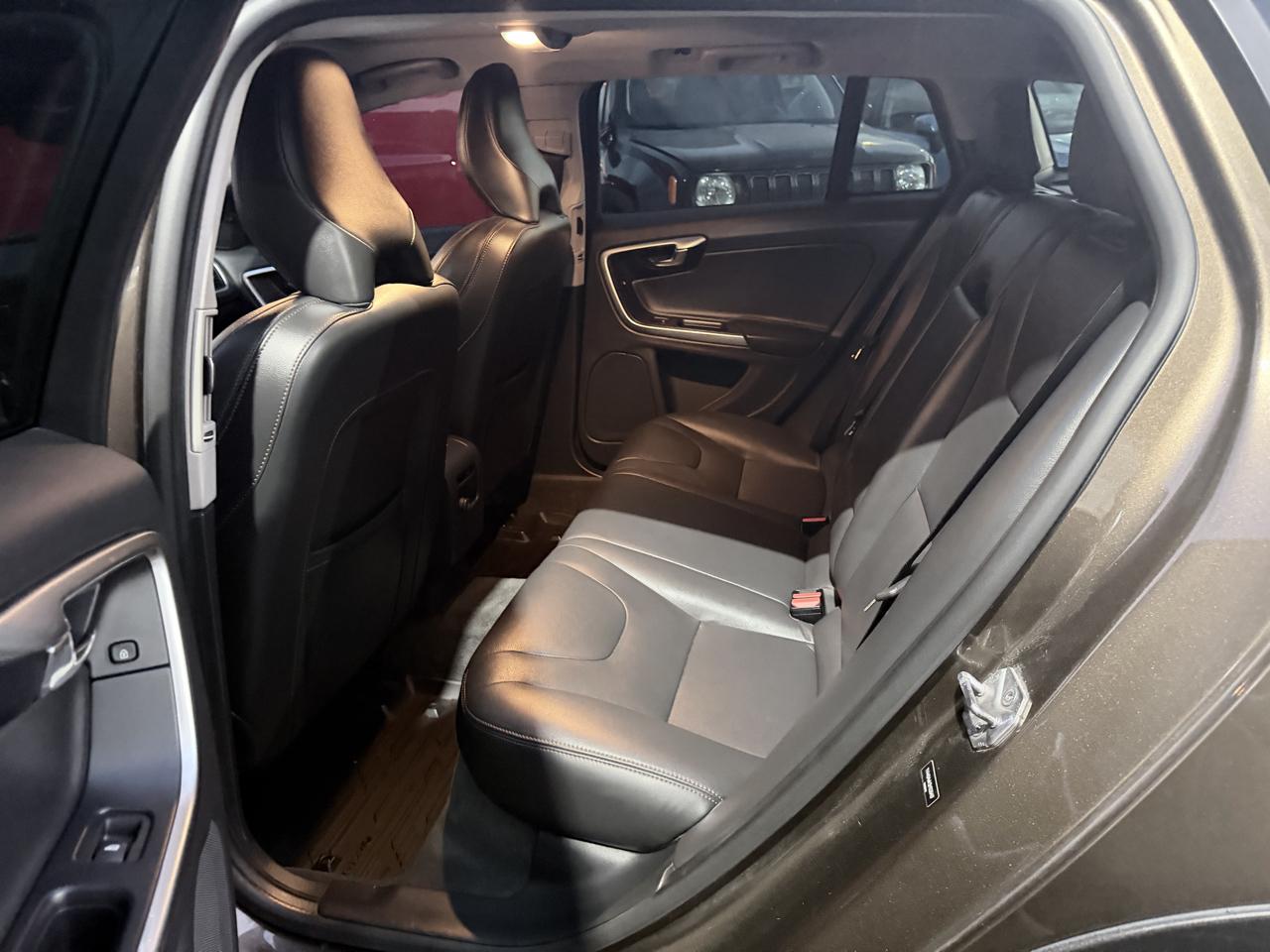 Volvo V60 photo 12