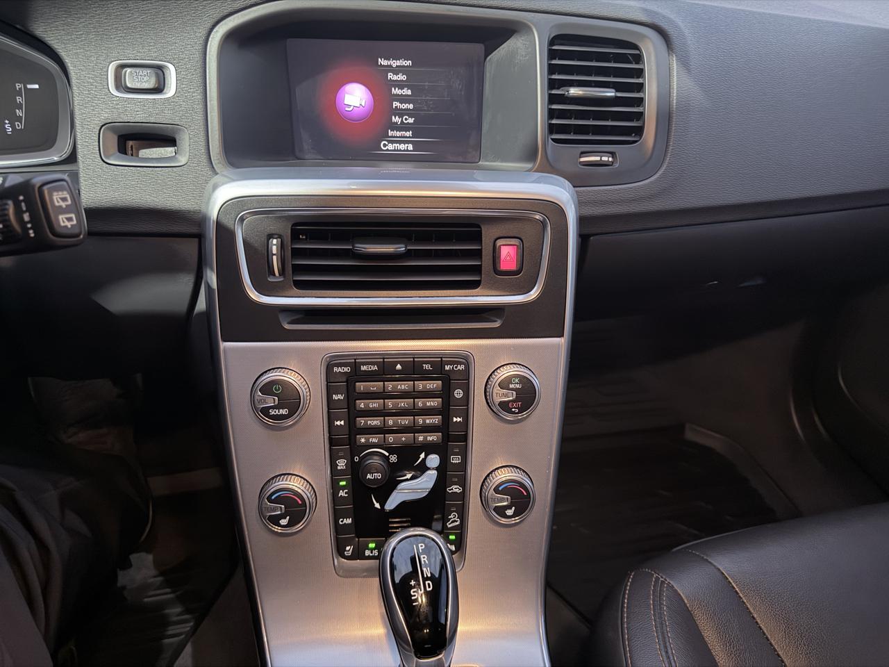 Volvo V60 photo 16
