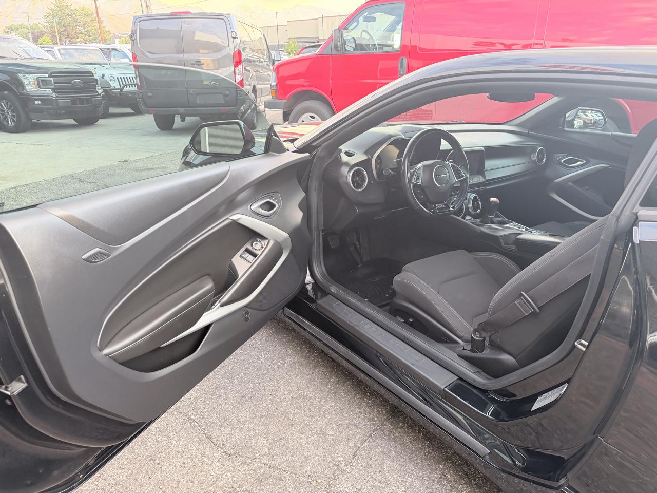 Chevrolet Camaro 2dr Cpe 1SS 2016