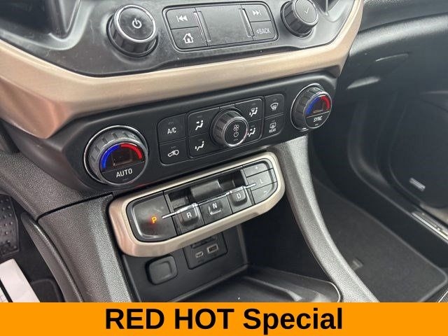 GMC Acadia Denali AWD 2020