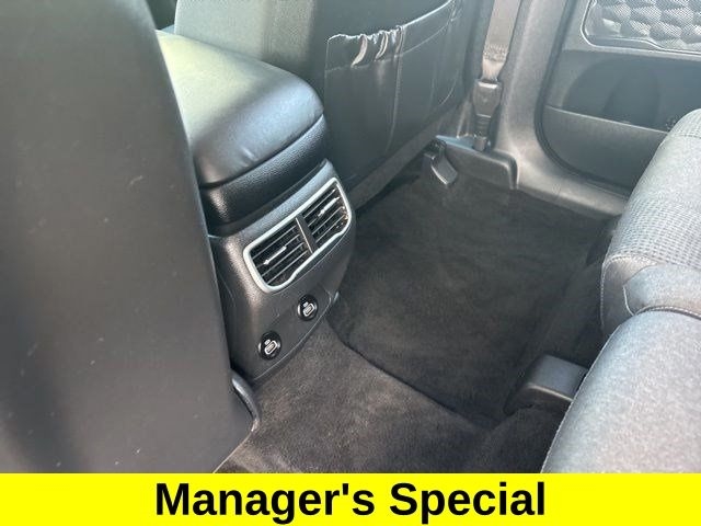 Hyundai Santa Fe SE 2021