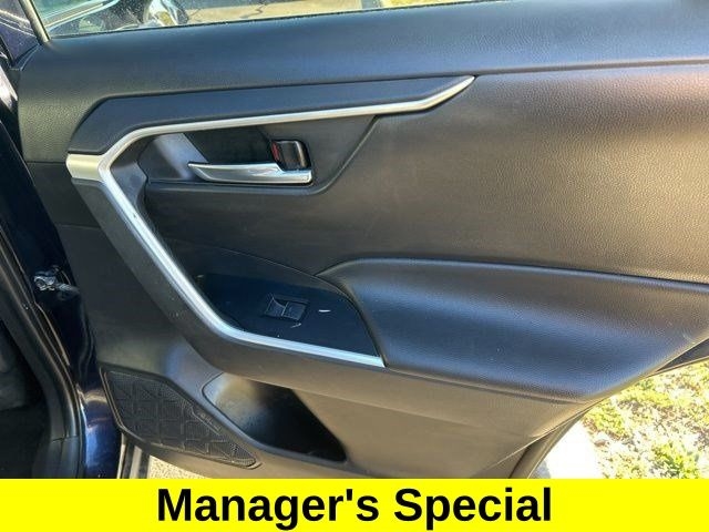 Toyota RAV4 XLE AWD 2022