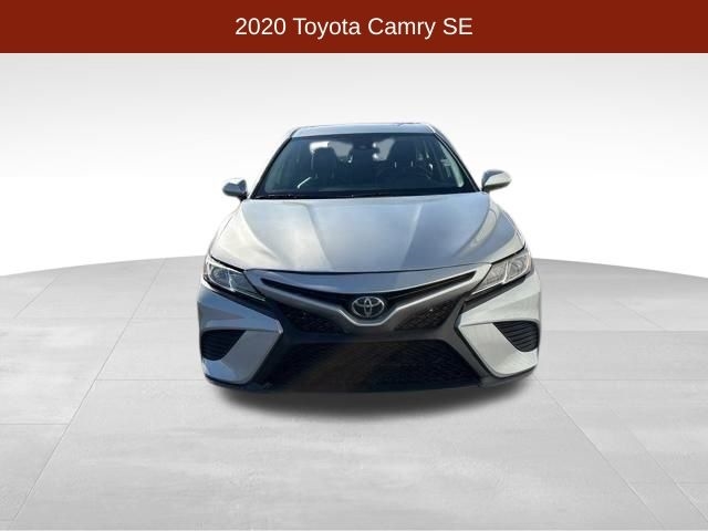 Toyota Camry SE 2020
