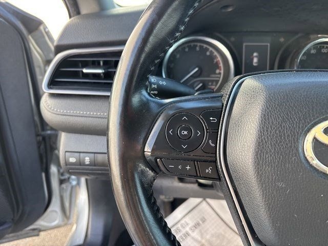 Toyota Camry SE 2020