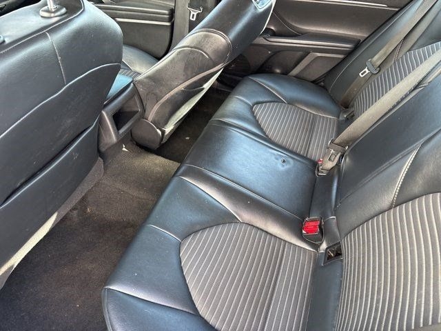 Toyota Camry SE 2020