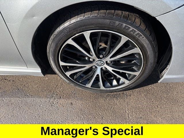 Toyota Camry SE 2020