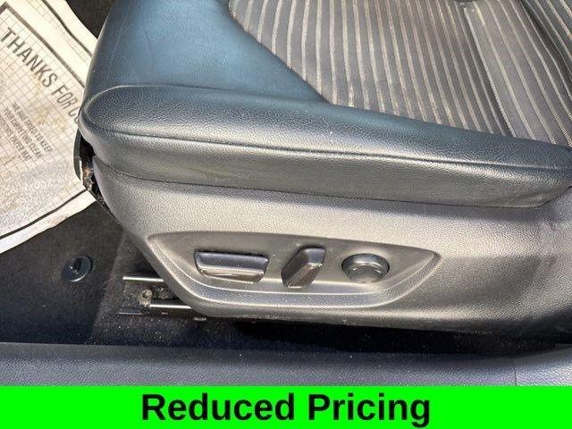 Toyota Camry SE 2020