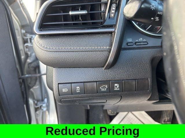 Toyota Camry SE 2020