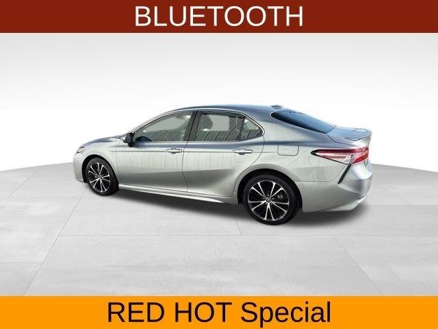 Toyota Camry SE 2020