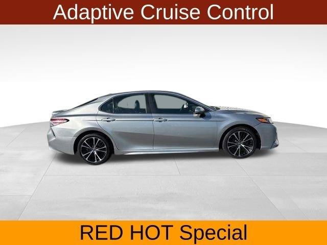 Toyota Camry SE 2020