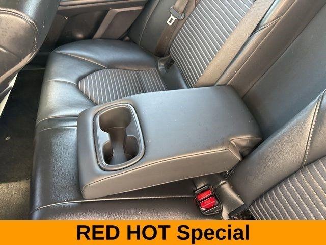 Toyota Camry SE 2020