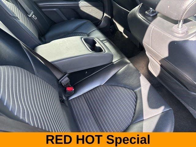 Toyota Camry SE 2020