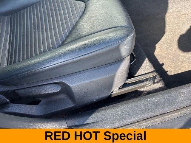 Toyota Camry SE 2020