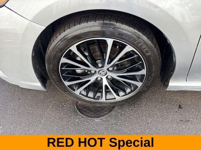 Toyota Camry SE 2020