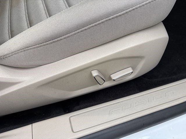 Ford Fusion Hybrid SE 2019