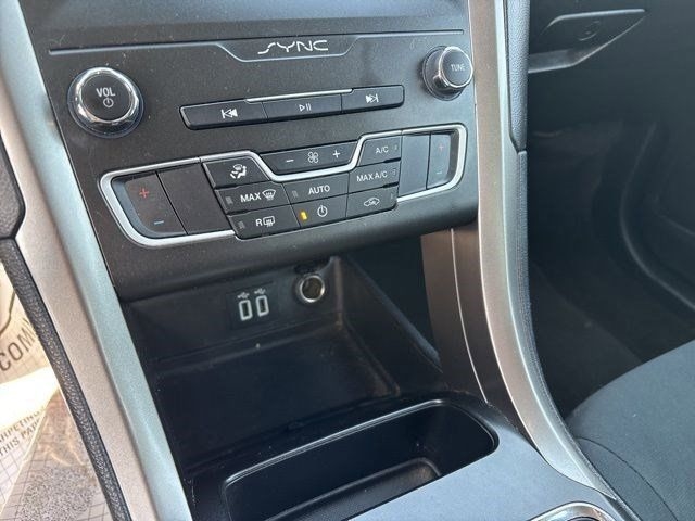 Ford Fusion Hybrid SE 2020