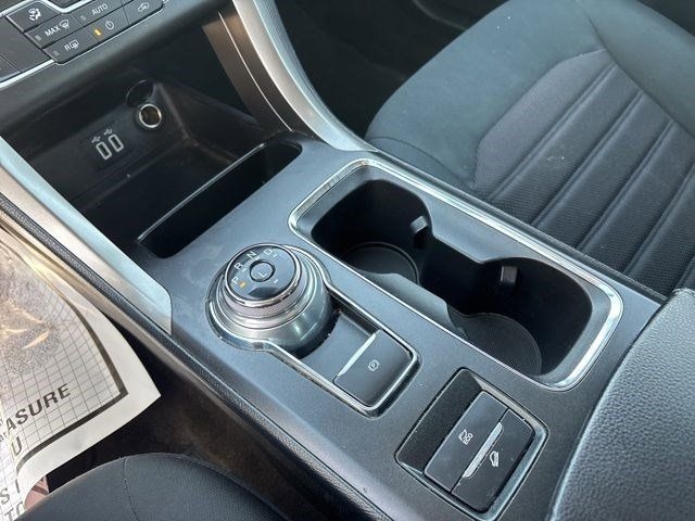 Ford Fusion Hybrid SE 2020