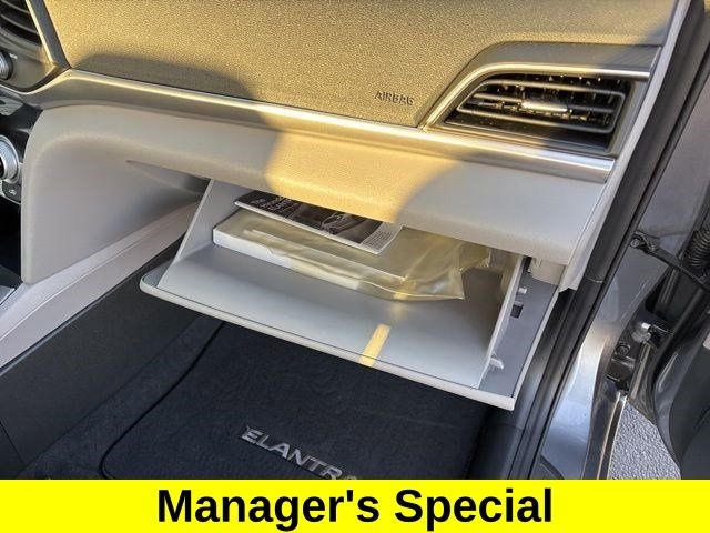 Hyundai Elantra SE 2019