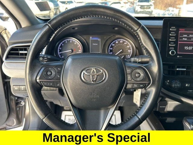 Toyota Camry SE 2022