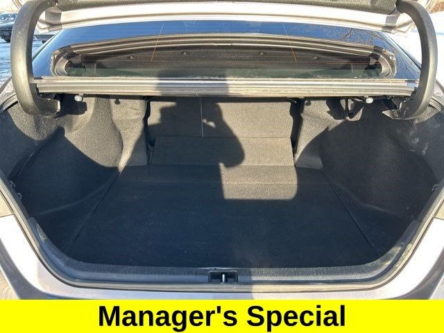 Toyota Camry SE 2022