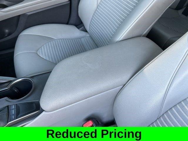 Toyota Camry SE 2022