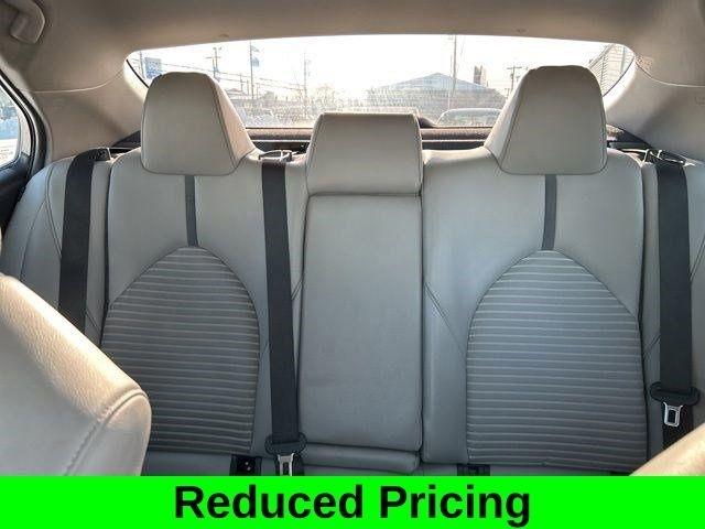 Toyota Camry SE 2022