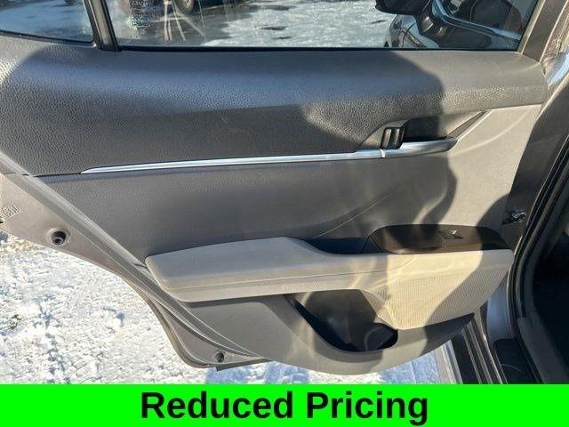 Toyota Camry SE 2022