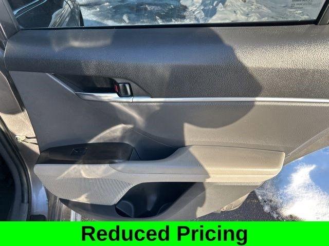 Toyota Camry SE 2022