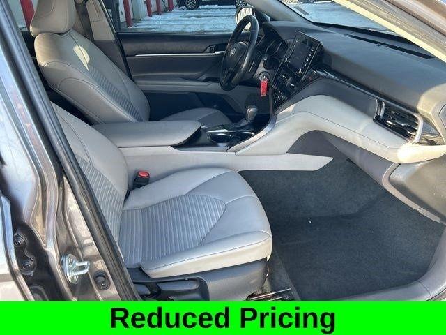 Toyota Camry SE 2022