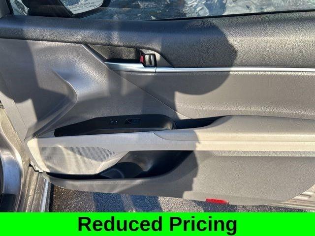 Toyota Camry SE 2022