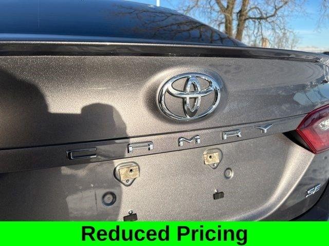 Toyota Camry SE 2022