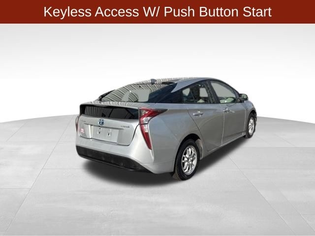 Toyota Prius Two 2016