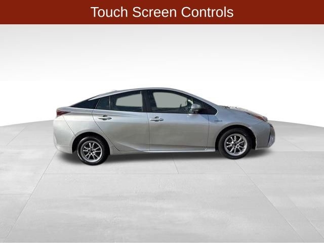 Toyota Prius Two 2016